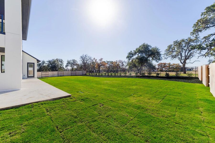 Lynmar II E Backyard