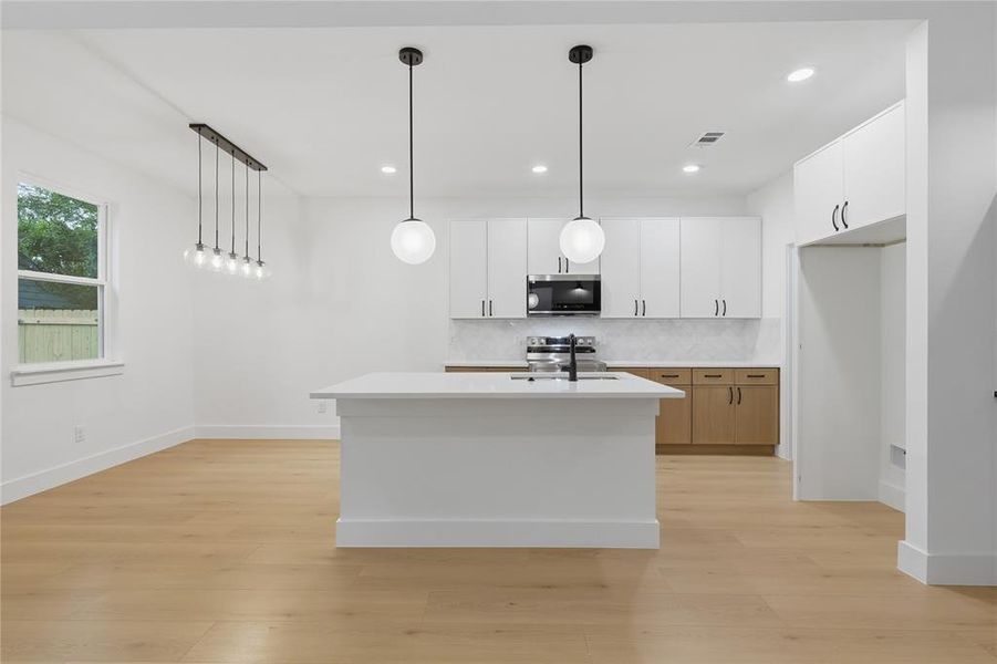 Furnished interior view inside a new home in , Dallas (Image 10).