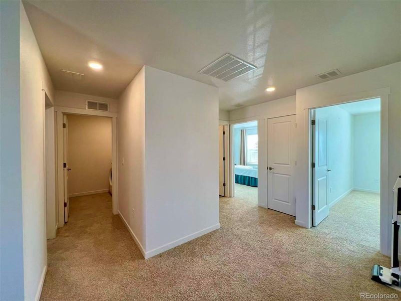 Spacious, unfurnished interior of a new home in Looking Glass, Parker (Image 19).