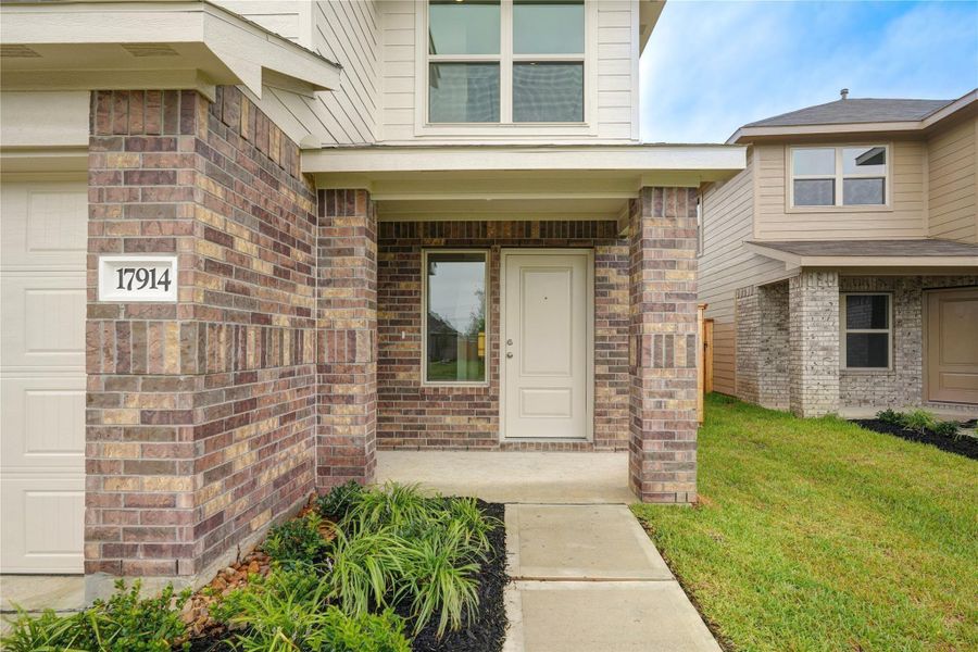 Exterior details and patio area of a home in Becker Landing, Hockley (Image 4).