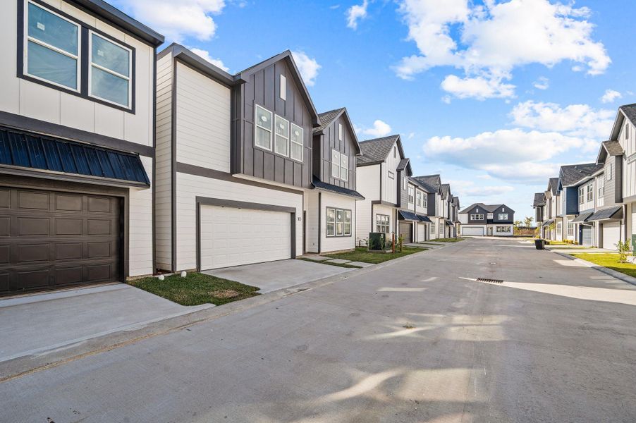 Front exterior of a new home in , Houston, TX, highlighting curb appeal (Image 23). Front exterior of a new home in , Houston, TX, highlighting curb appeal (Image 23).