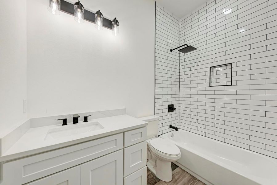 Spacious, unfurnished interior of a new home in , Bertram (Image 24).