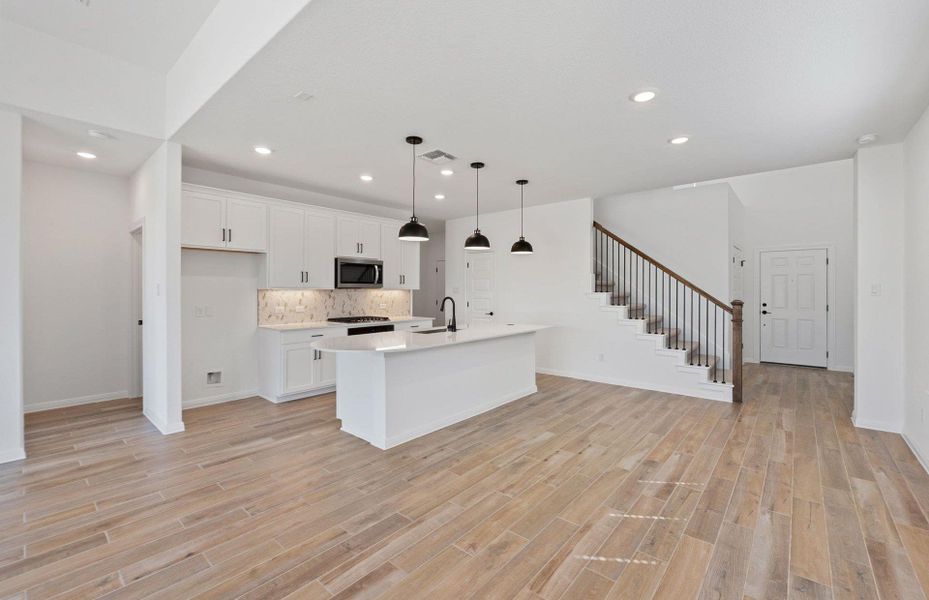 Spacious, unfurnished interior of a new home in Horizon Lake, Leander (Image 24). Spacious, unfurnished interior of a new home in Horizon Lake, Leander (Image 24).