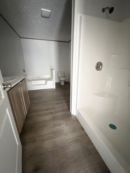 Spacious, unfurnished interior of a new home in , Walterboro (Image 12).