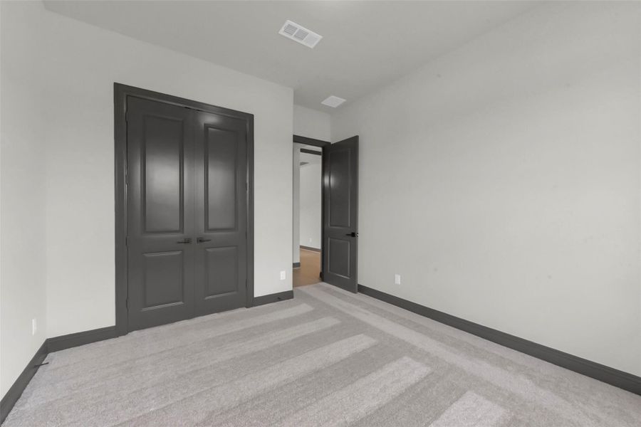 Spacious, unfurnished interior of a new home in Evergreen 55', Conroe (Image 37).