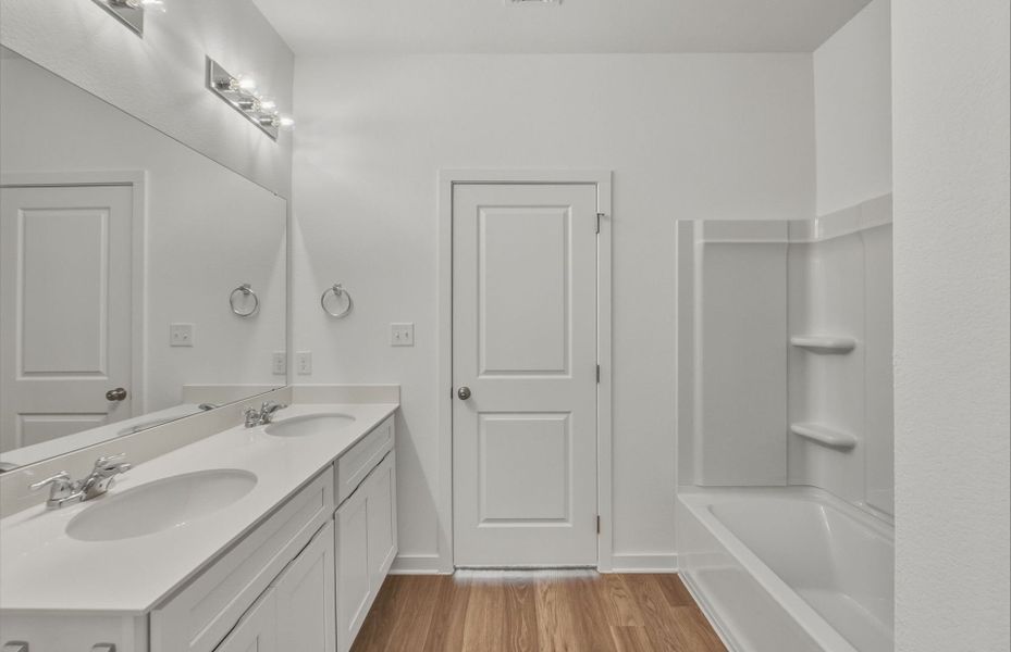 Furnished interior view inside a new home in Alto, San Marcos (Image 5).