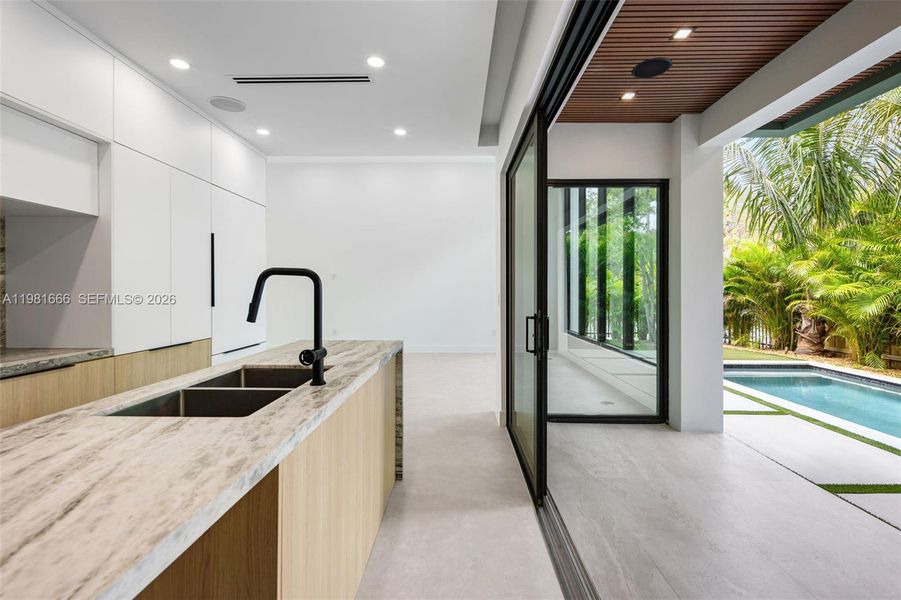 Exterior details and patio area of a home in , Miami (Image 22).