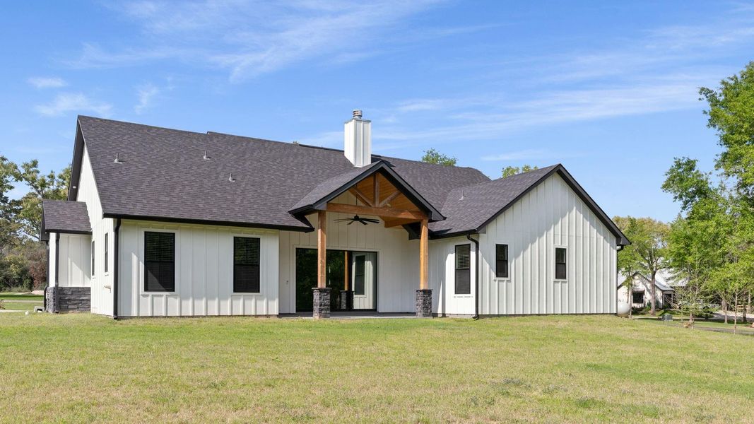 Exterior details and patio area of a home in , Montgomery (Image 3).