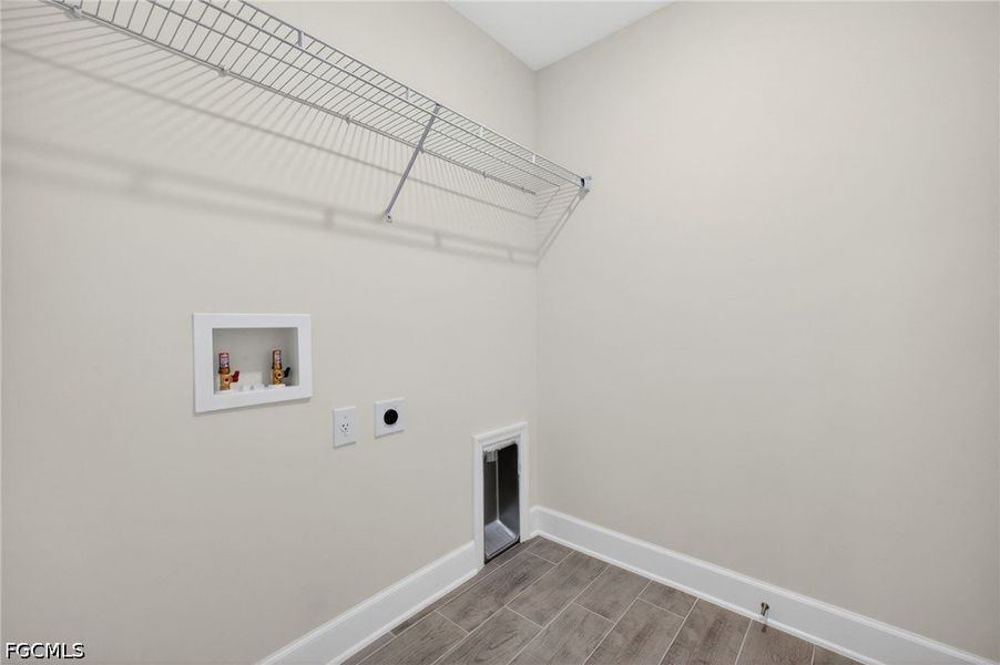 Spacious, unfurnished interior of a new home in Cape Coral, Cape Coral (Image 23). Spacious, unfurnished interior of a new home in Cape Coral, Cape Coral (Image 23).