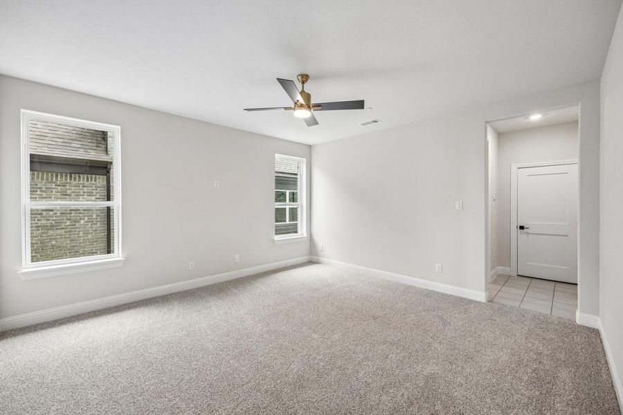 Spacious, unfurnished interior of a new home in Cedar Ridge Estates, Grand Prairie (Image 22).