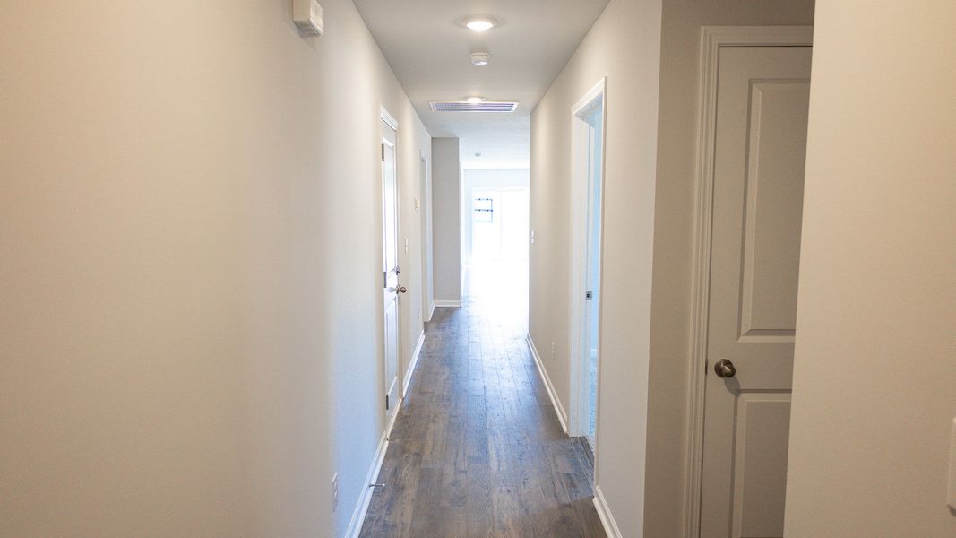 Spacious, unfurnished interior of a new home in Saddle Trace, Lewisburg (Image 18).