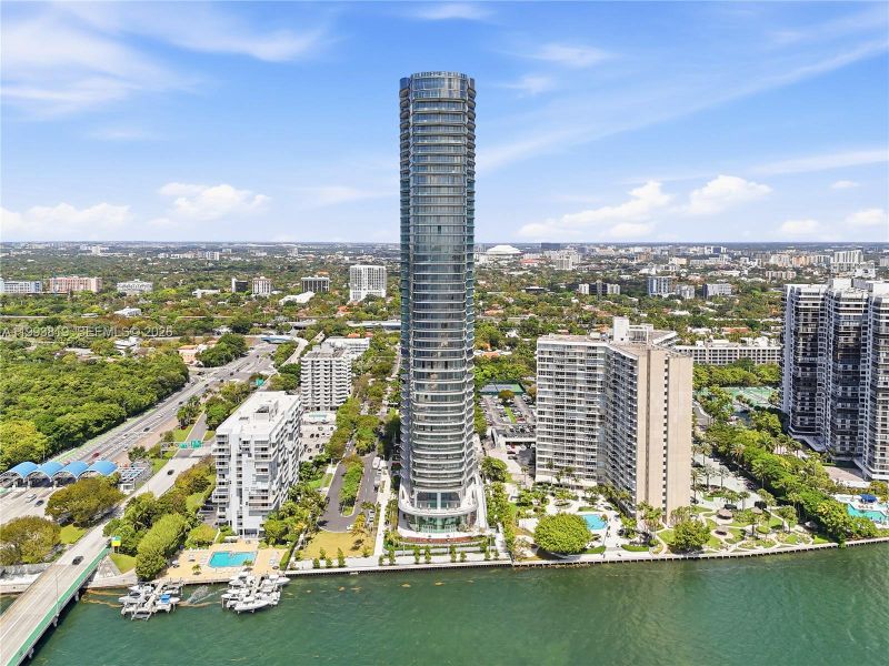 Condo located in Miami, FL showcasing its design and architecture (Image 30).