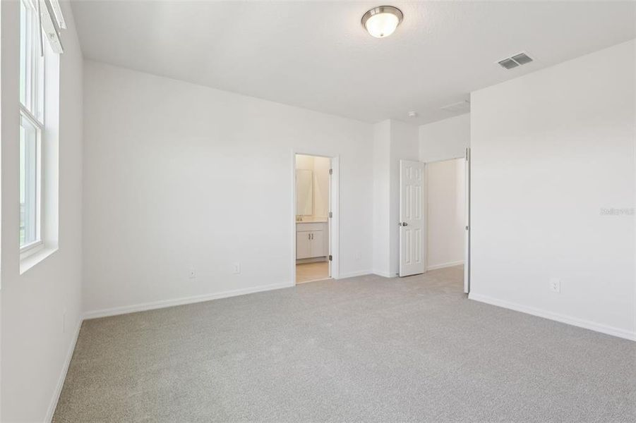 Spacious, unfurnished interior of a new home in The Meadow at Crossprairie Bungalows, St. Cloud (Image 21).