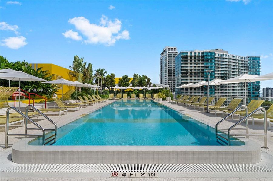 Condo located in Miami, FL showcasing its design and architecture (Image 4).