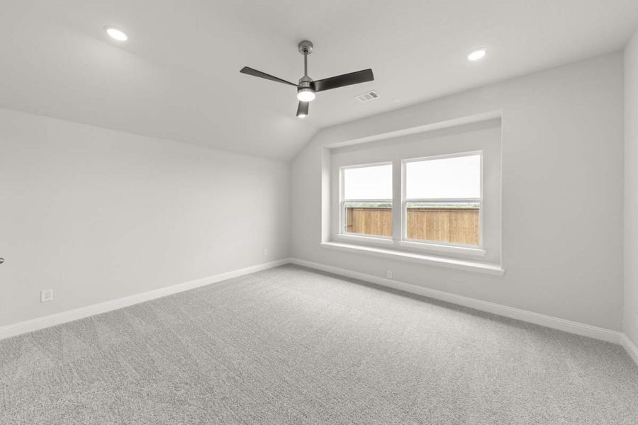 Spacious, unfurnished interior of a new home in Creekview Meadows, Pilot Point (Image 15).