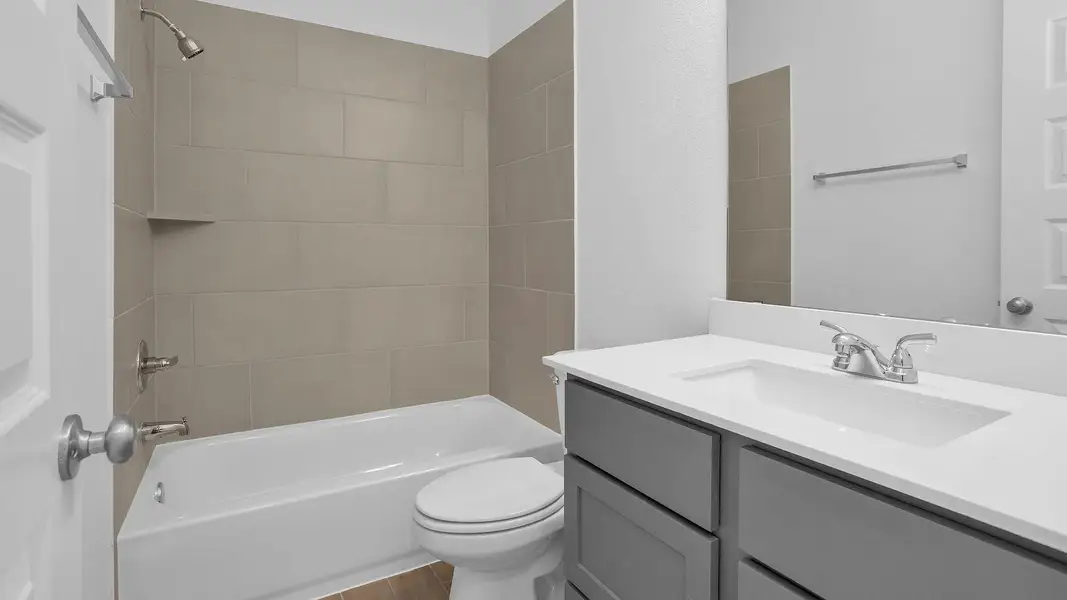 Furnished interior view inside a new home in Grand Central Park 45', Conroe (Image 8). Furnished interior view inside a new home in Grand Central Park 45', Conroe (Image 8).