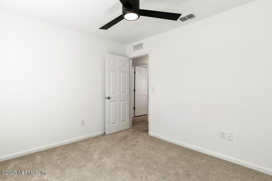 Spacious, unfurnished interior of a new home in , Jacksonville (Image 14).