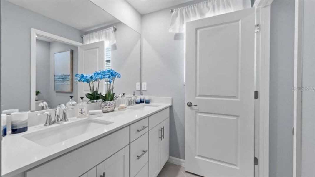 Furnished interior view inside a new home in , Venice (Image 33).