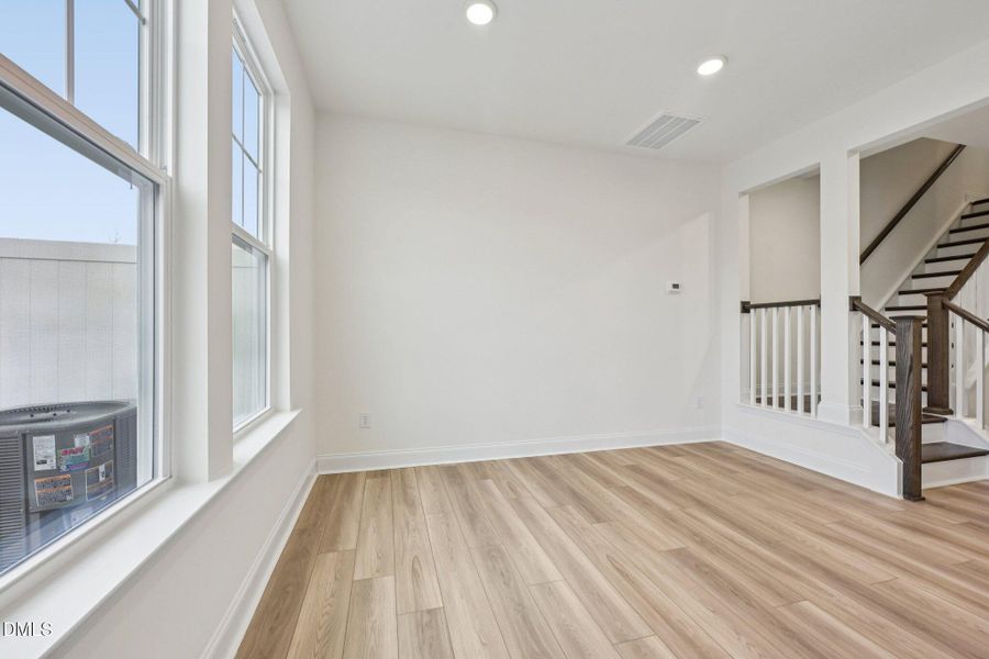 11-web-or-mls-Kensley Grv Ln-S0502-011