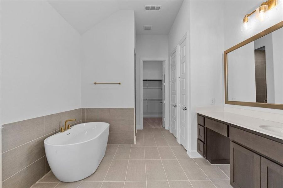 DAL_Painted Tree_Mineola_3916 Attwater Street (28)