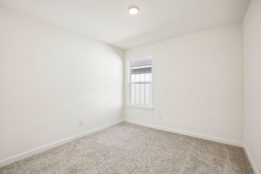Spacious, unfurnished interior of a new home in Rancho San Gabriel, Georgetown (Image 20).