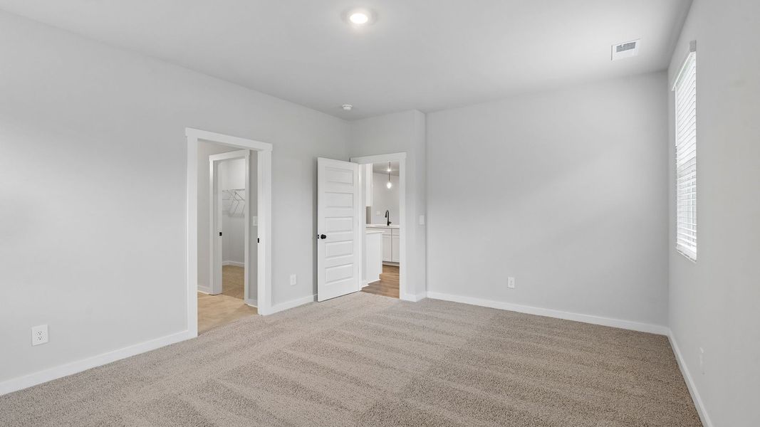 Spacious, unfurnished interior of a new home in Reserve at Hickory Ridge, Columbia (Image 41).