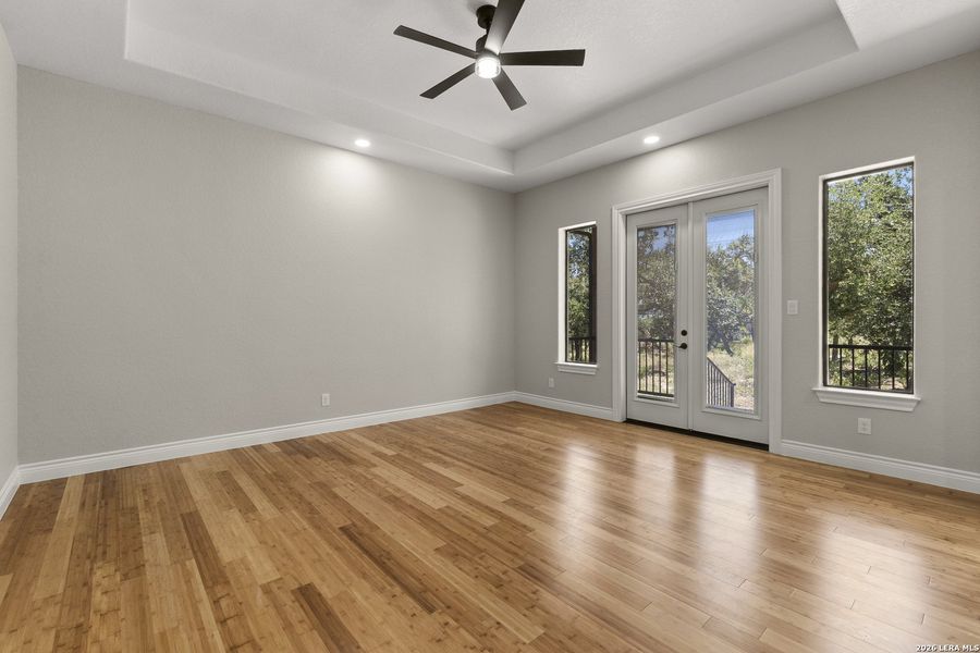Spacious, unfurnished interior of a new home in , New Braunfels (Image 40).