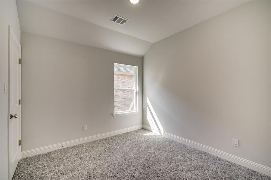 Spacious, unfurnished interior of a new home in , Corsicana (Image 23).