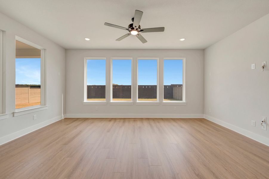 Spacious, unfurnished interior of a new home in Landmark, Denton (Image 13).