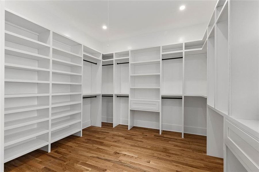 Spacious, unfurnished interior of a new home in , Atlanta (Image 24).