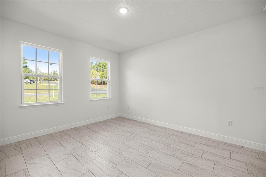 Spacious, unfurnished interior of a new home in , Citrus Springs (Image 20).