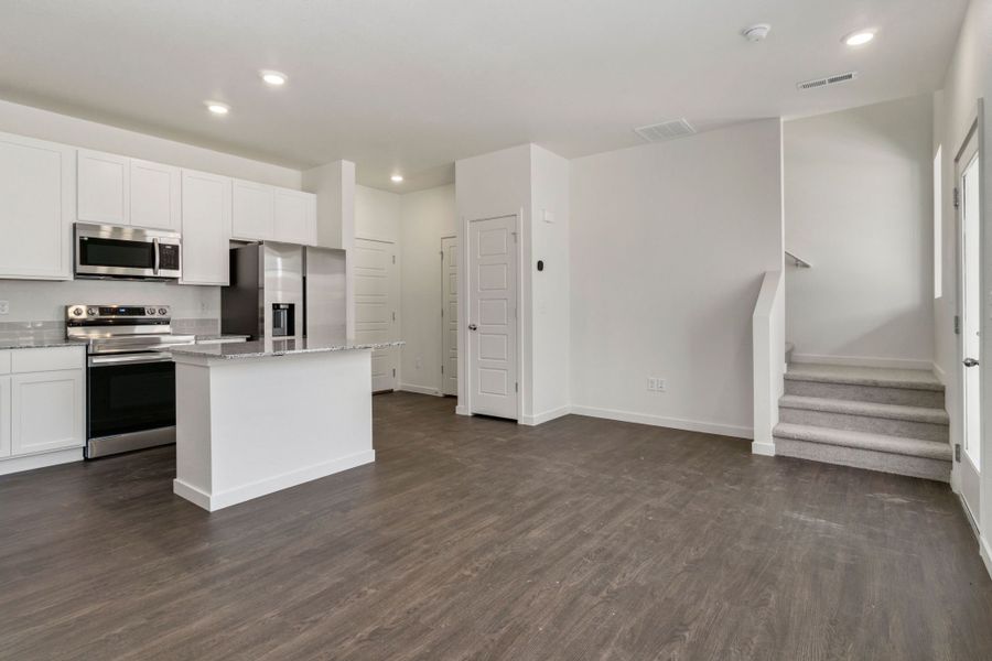 811 - Westcliff Townhome Living/Kitchen 811 - Westcliff Townhome Living/Kitchen