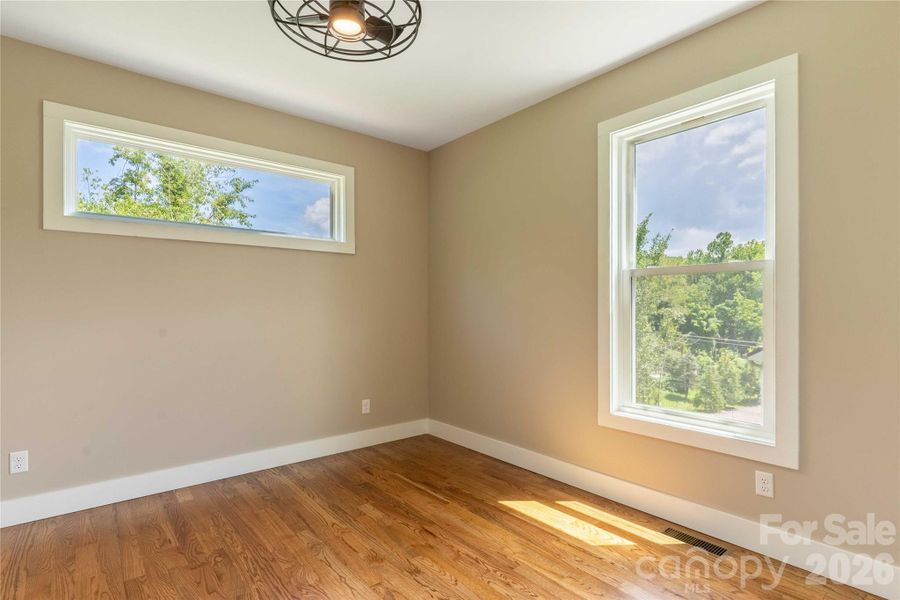 Spacious, unfurnished interior of a new home in , Asheville (Image 19).