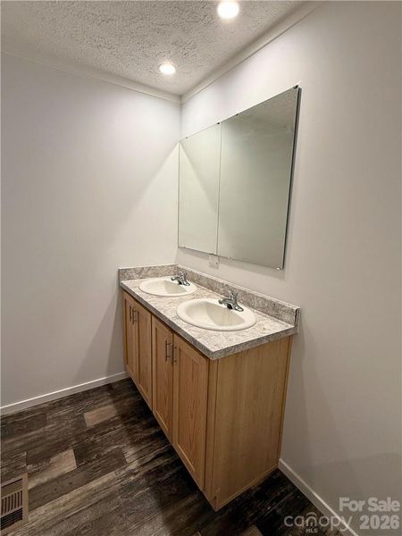 Image 11 of a home in .