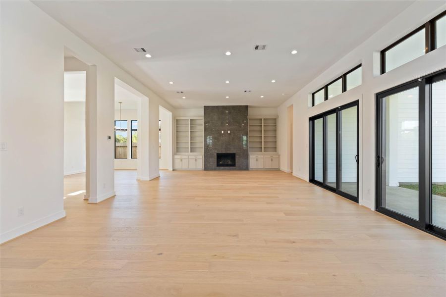 Spacious, unfurnished interior of a new home in , Houston (Image 20).