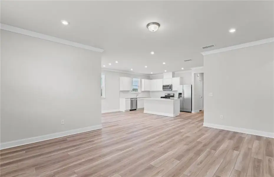 Spacious, unfurnished interior of a new home in Overland, Locust Grove (Image 20).