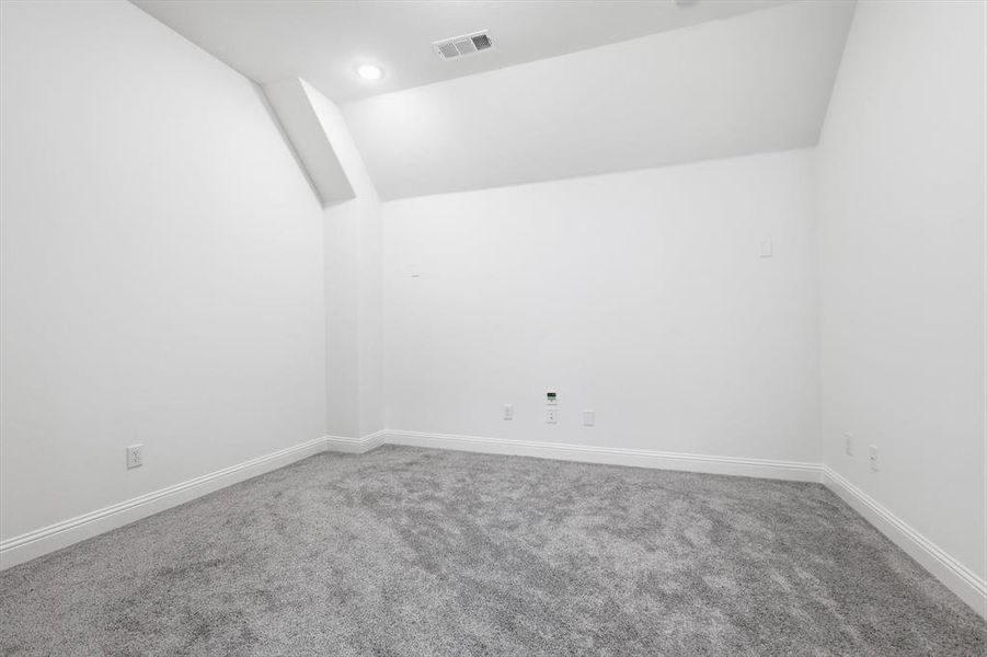 Spacious, unfurnished interior of a new home in , Northlake (Image 22).