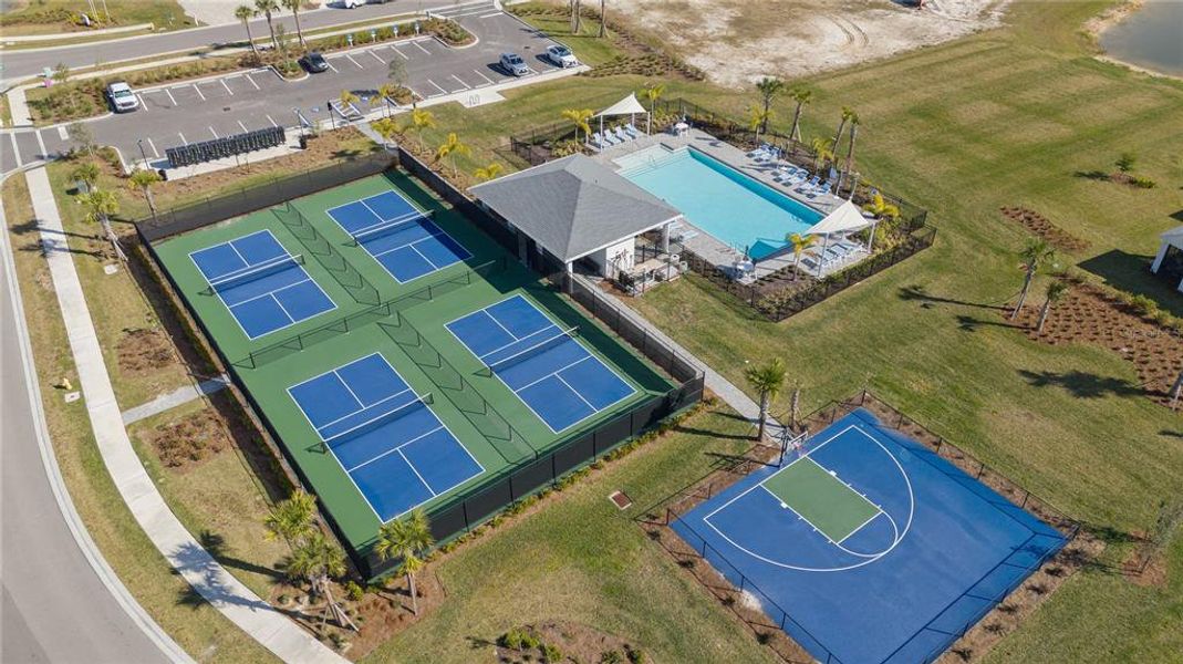 Community amenities in Crescent Lakes - Premier Series, Punta Gorda (Image 19).