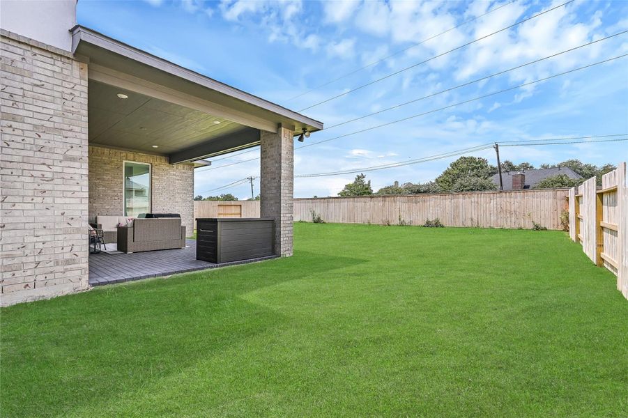 Exterior details and patio area of a home in Avalon at Friendswood, Friendswood (Image 27).