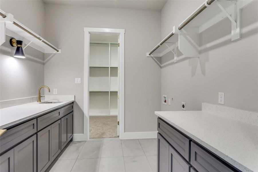 Furnished interior view inside a new home in , Weatherford (Image 13).
