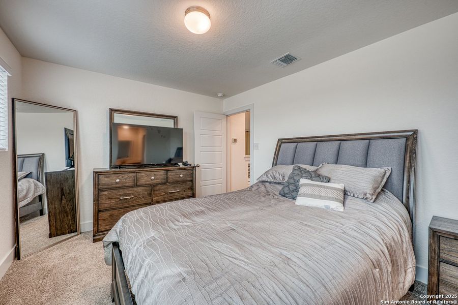 Furnished interior view inside a new home in Hunters Ranch, San Antonio (Image 30). Furnished interior view inside a new home in Hunters Ranch, San Antonio (Image 30).