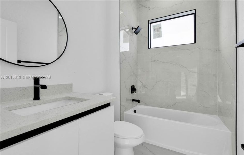 Furnished interior view inside a new home in , Lehigh Acres (Image 7).