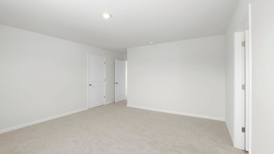Spacious, unfurnished interior of a new home in Varner Station, Woodruff (Image 33).