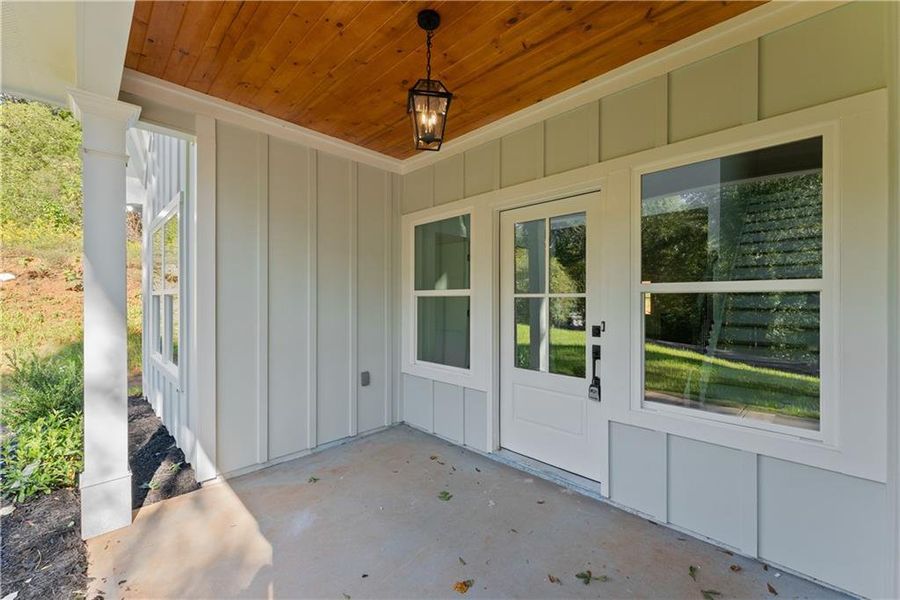 Exterior details and patio area of a home in , Gainesville (Image 21).