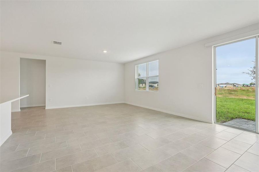 Spacious, unfurnished interior of a new home in Wynnstone - Signature Series, Davenport (Image 25).
