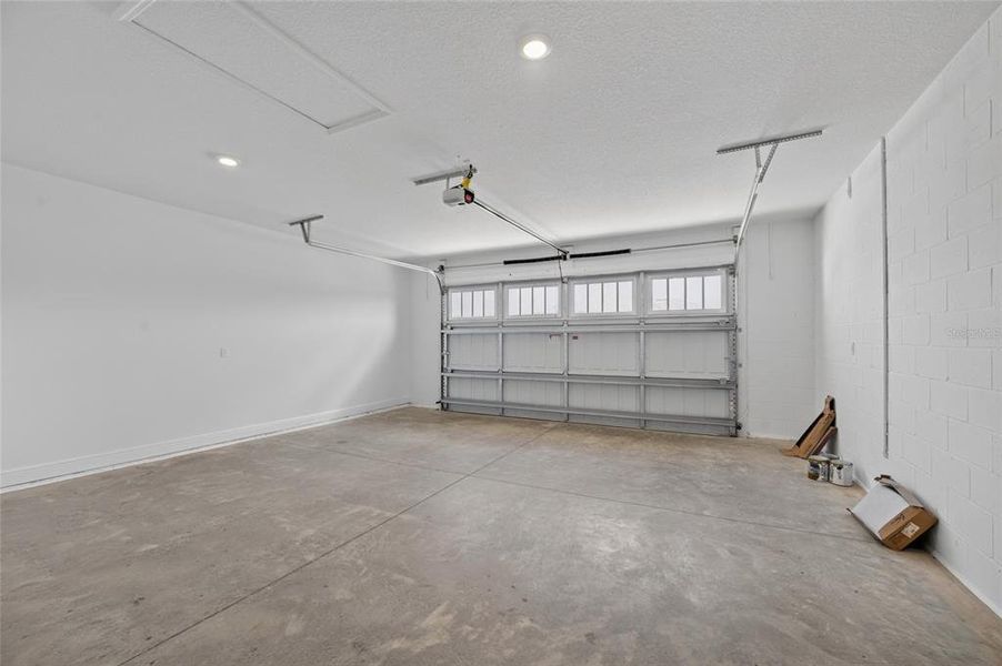 Spacious, unfurnished interior of a new home in , Ocala (Image 55).