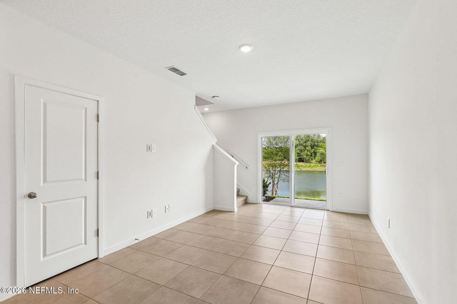 Spacious, unfurnished interior of a new home in The District at Oakleaf - The Commons, Middleburg (Image 22).