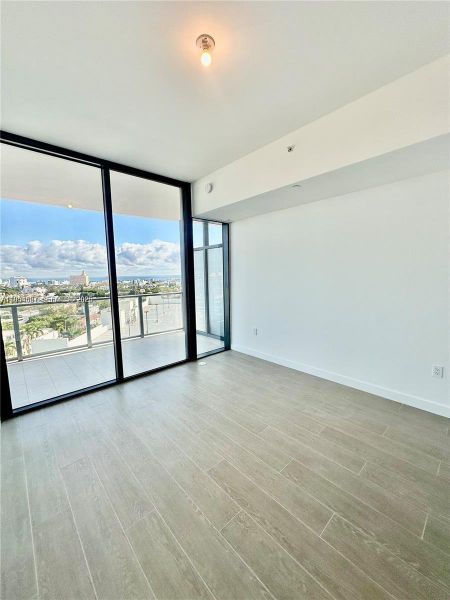Spacious, unfurnished interior of a new home in Five Park, Miami Beach (Image 6). Spacious, unfurnished interior of a new home in Five Park, Miami Beach (Image 6).