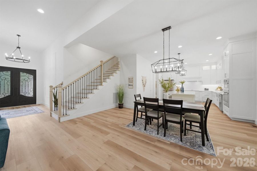 Eat in area off kitchen