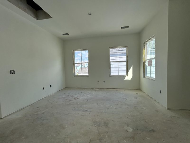 Spacious, unfurnished interior of a new home in , Summerville (Image 35).
